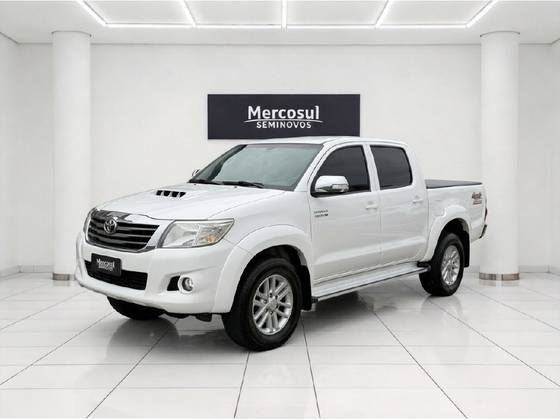 TOYOTA HILUX 3.0 SRV TOP 4X4 CD 16V TURBO INTERCOOLER DIESEL 4P AUTOMÁTICO TOYOTA HILUX 3.0 SRV TOP 4X4 CD 16V TURBO INTERCOOLER DIESEL 4P AUTOMÁTICO